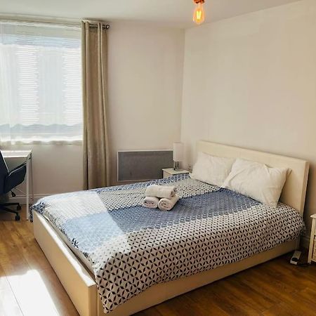 Bright And Calm Apartment - Watford Esterno foto