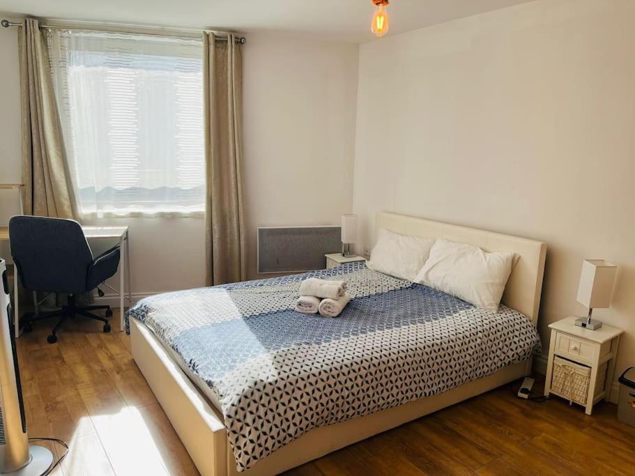 Bright And Calm Apartment - Watford Esterno foto