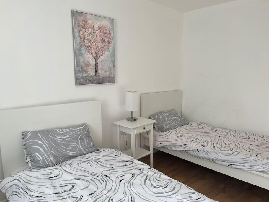 Bright And Calm Apartment - Watford Esterno foto
