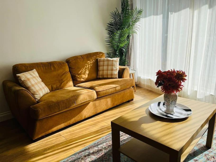 Bright And Calm Apartment - Watford Esterno foto